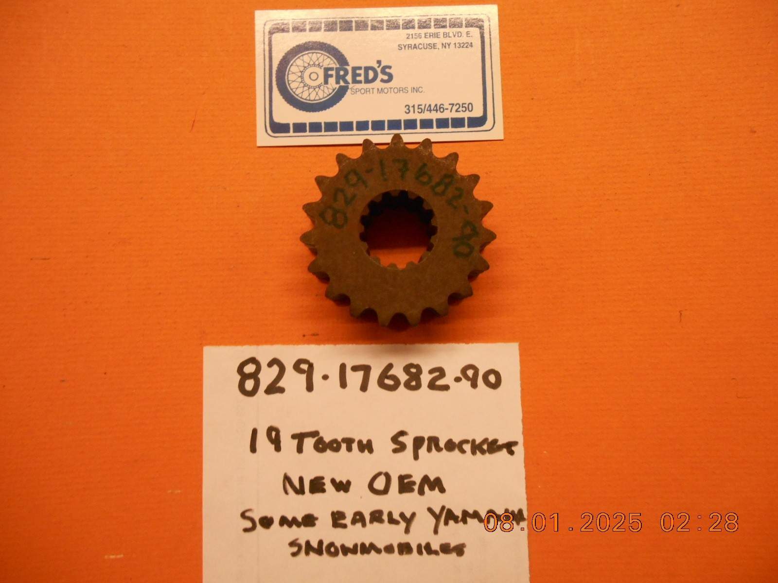 vintage yamaha snowmobile drive sprocket 829-17682-90-00, 19 tooth,new,oem
