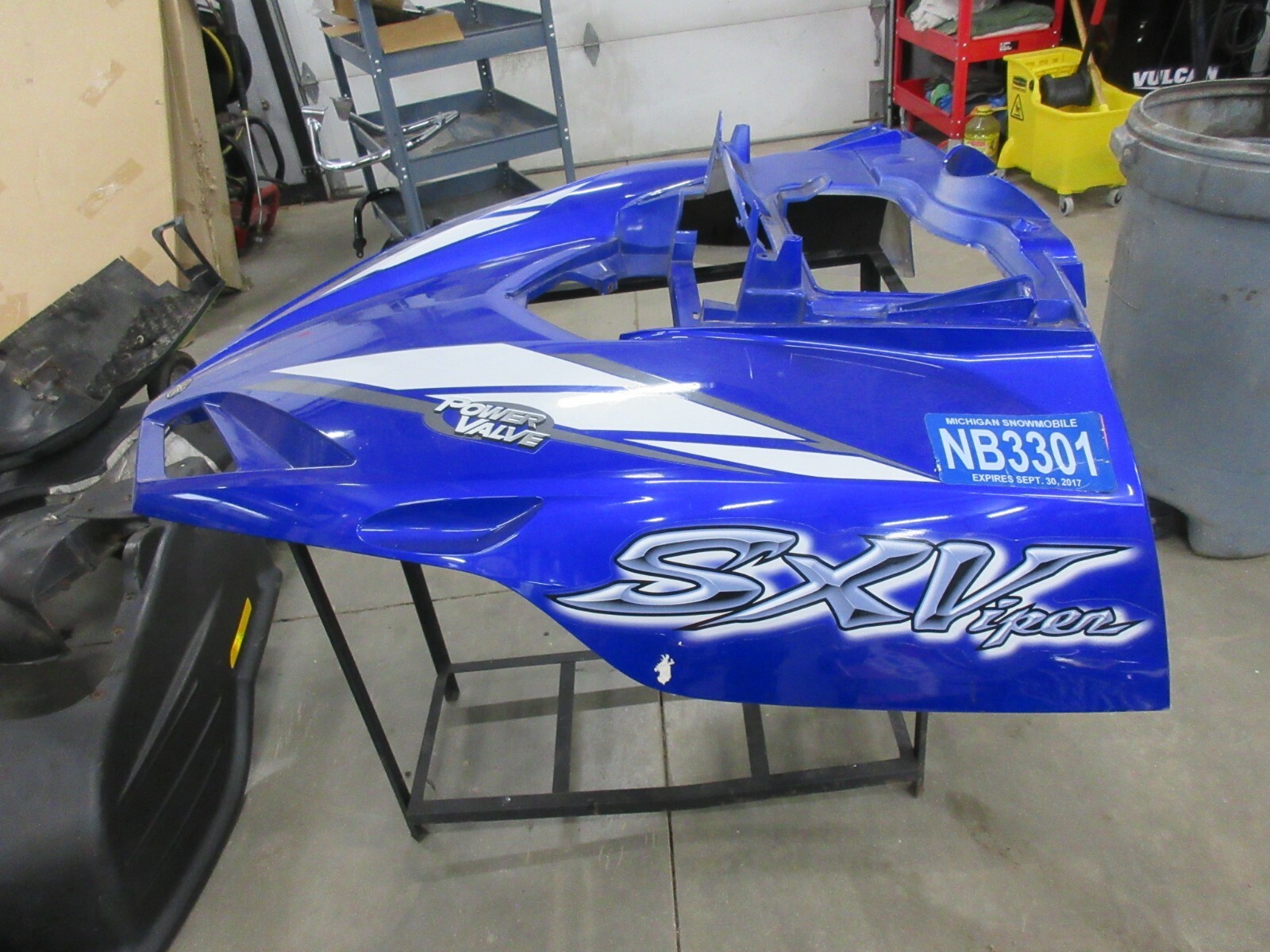 2002 02 YAMAHA SXV SX VIPER FRONT HOOD SHROUD ENGINE MOTOR COVER GUARD VENOM