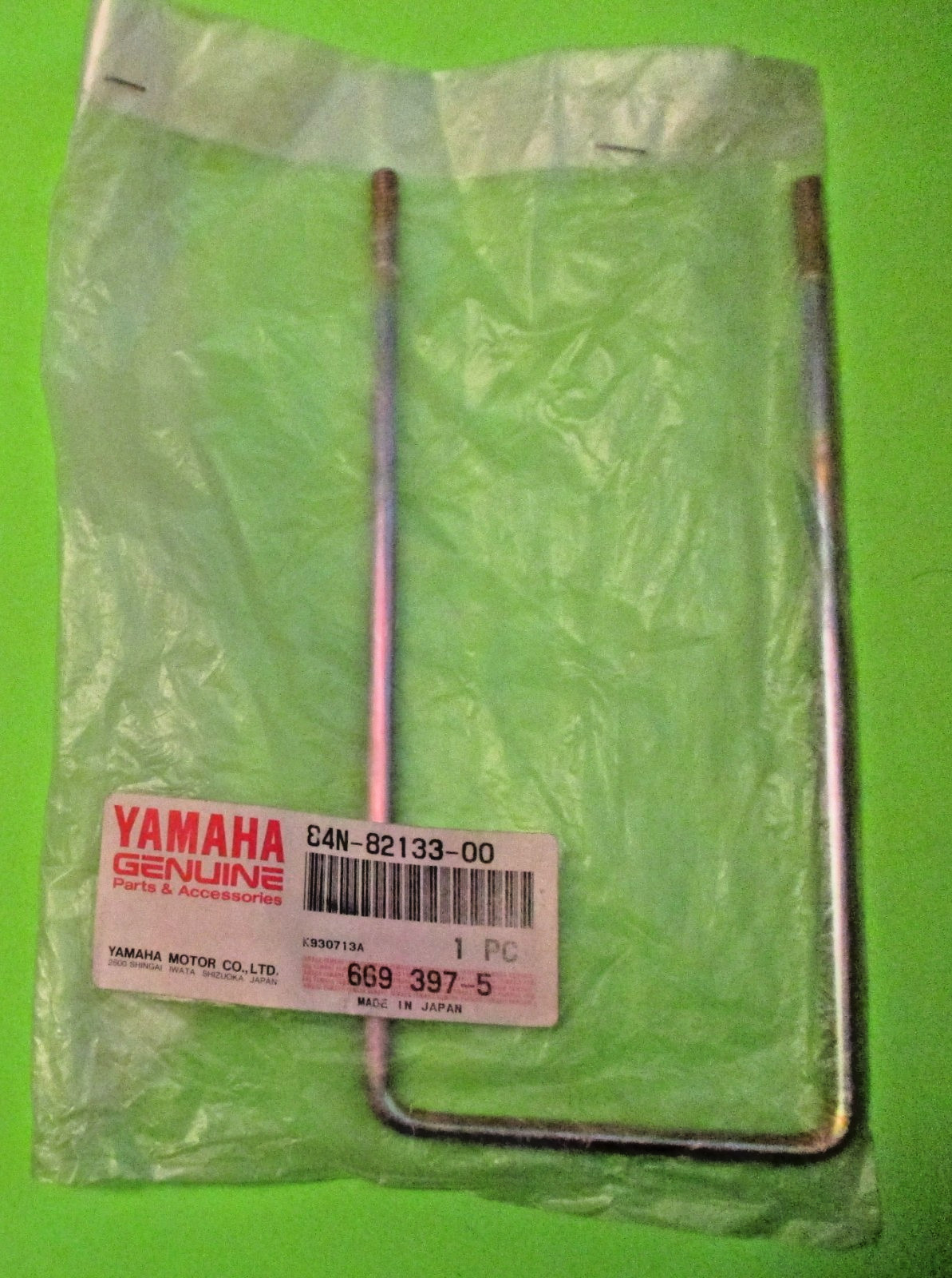 NOS VINTAGE YAMAHA SNOWMOBILE BATTERY BOX SCREW PART # 84N-82133-00