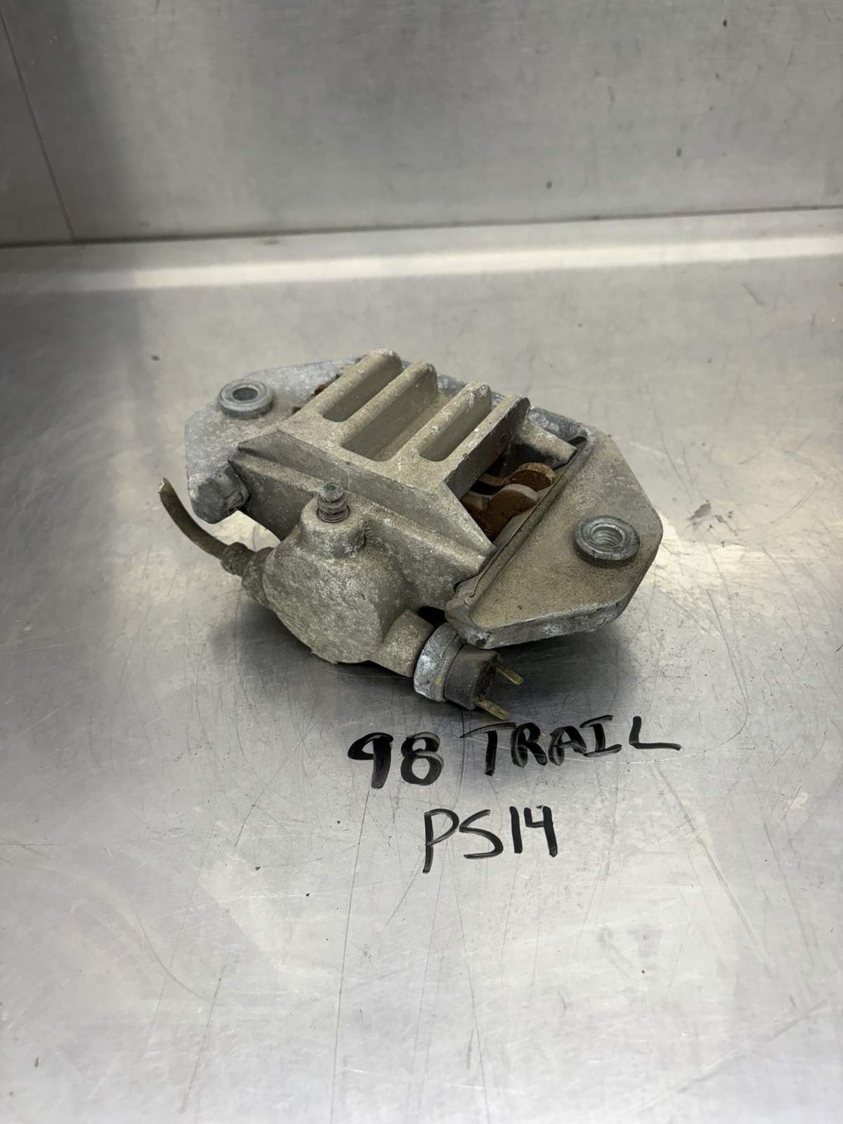 94 95 96 97 98 99 Polaris Indy Trail OEM Brake Caliper Piston Pads Plug Assembly