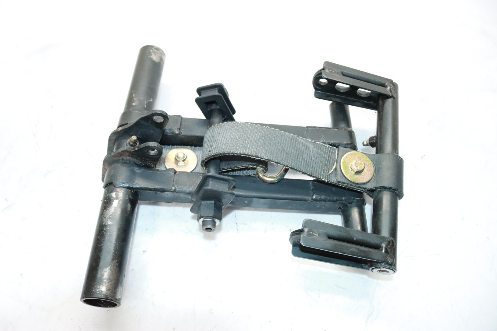 01 POLARIS SNOWMOBILE 550 SPORT TOURING REAR CHASSIS TORQUE ARM ASSEMBLY Y8543