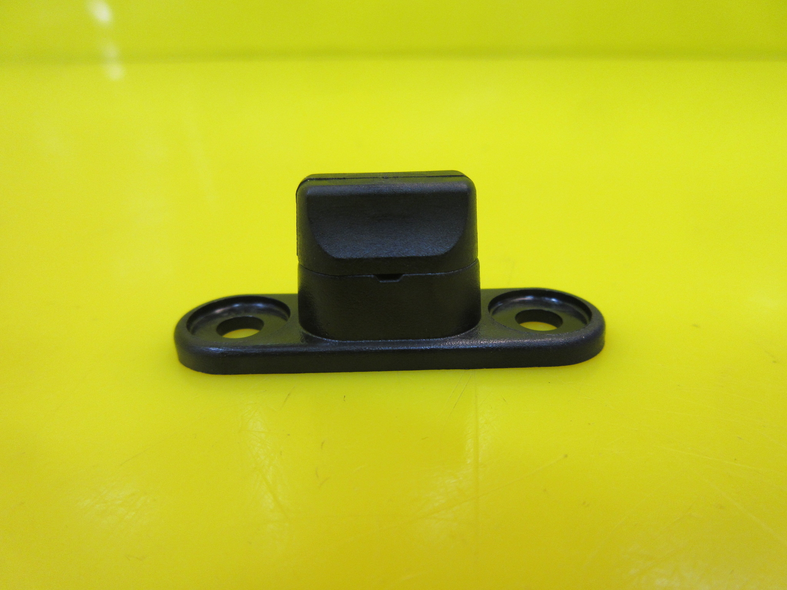 OEM YAMAHA 340 480 570 700  SEAT FLAP BUCKLE CLASP RETAINER LATCH CLIP