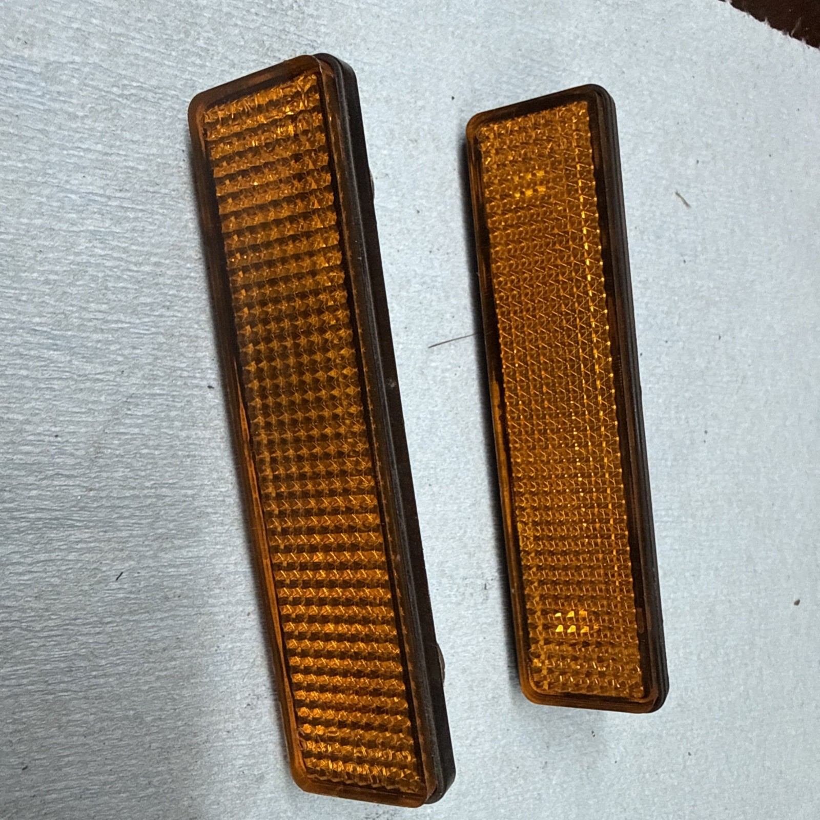 1999 Yamaha Moutain Max 600 Snowmobile Belly Pan Body Reflectors Amber