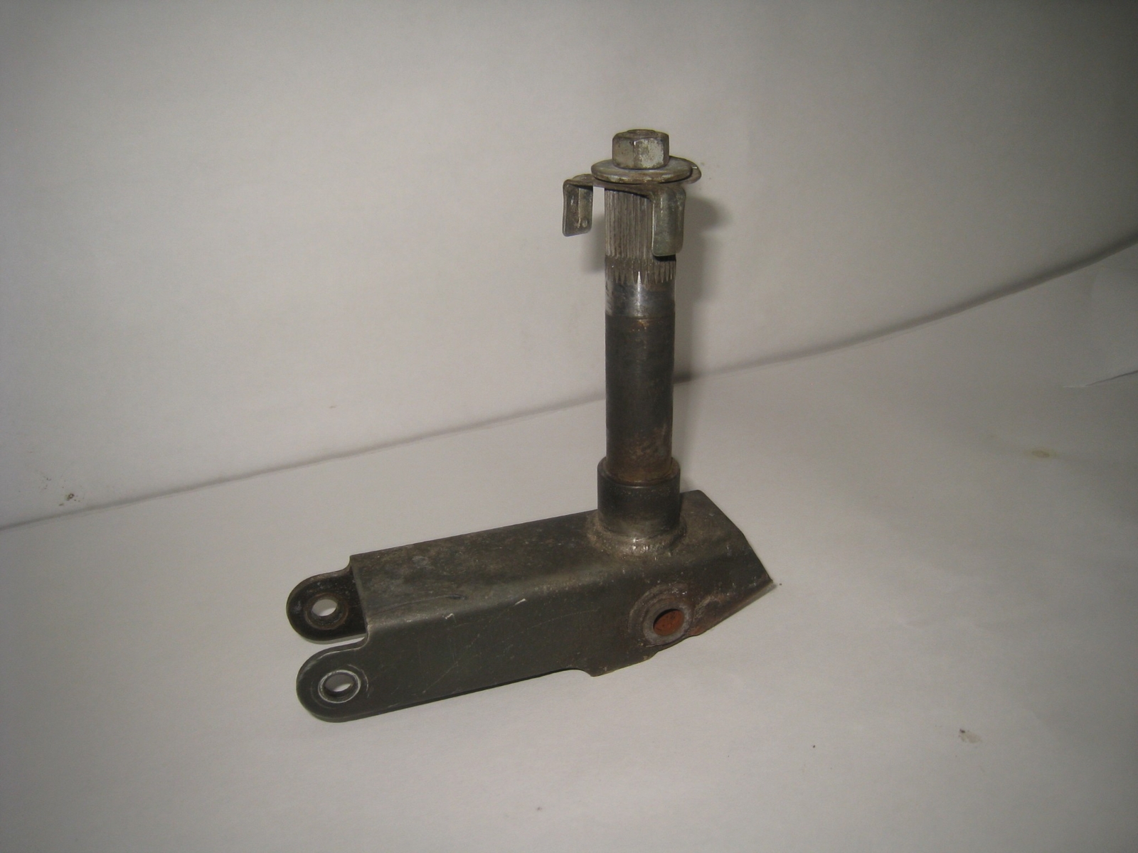 1979 YAMAHA ENTICER ET250 RIGHT SKI SPINDLE COLUMN KNUCKLE