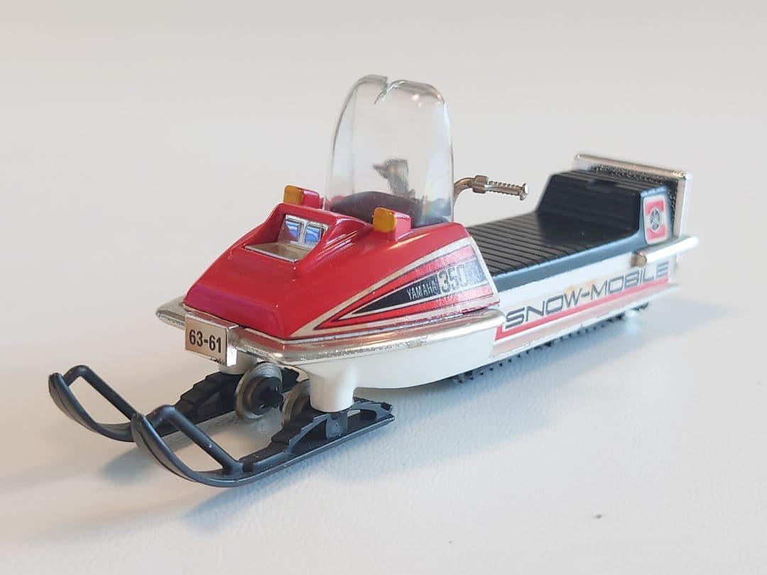 Yonezawa Diapet Yamaha Snowmobile (Red)