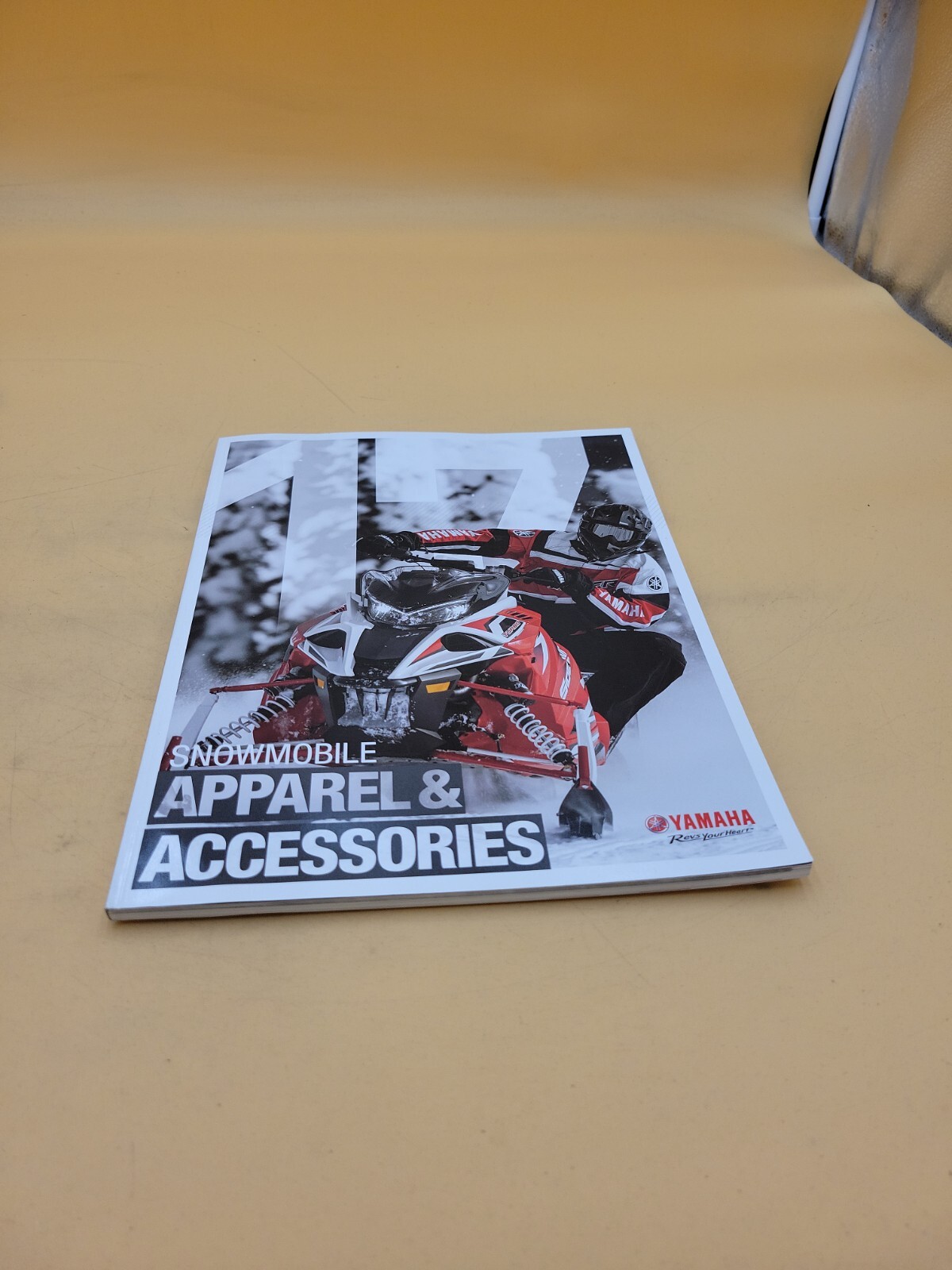 2017 YAMAHA SNOWMOBILE APPAREL AND ACCESSORIES SALES BROCHURE CATALOG BOOKLET