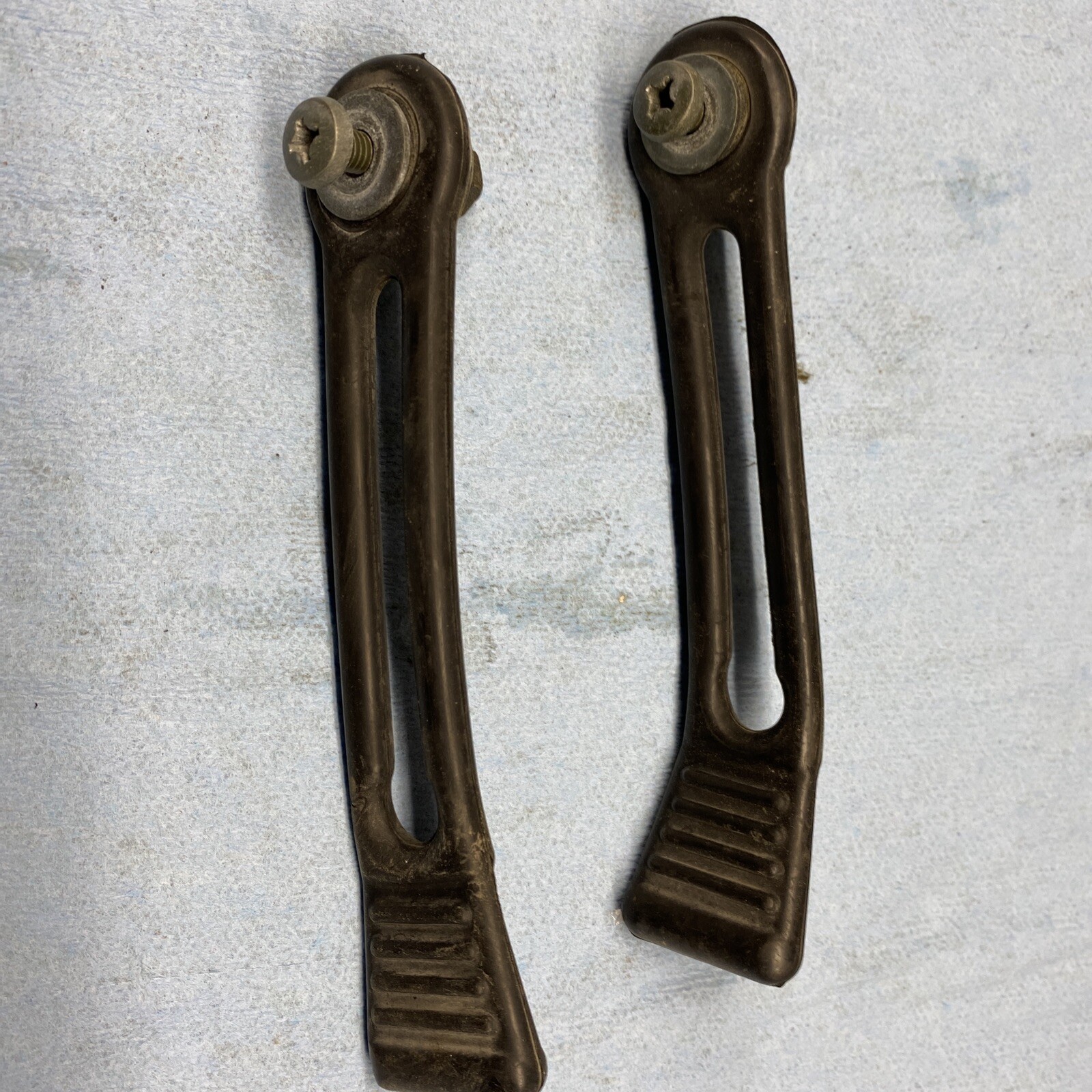 (2) YAMAHA SNOWMOBILE OEM RUBBER Hood Stay Straps PHAZER V MAX EXCITER ???