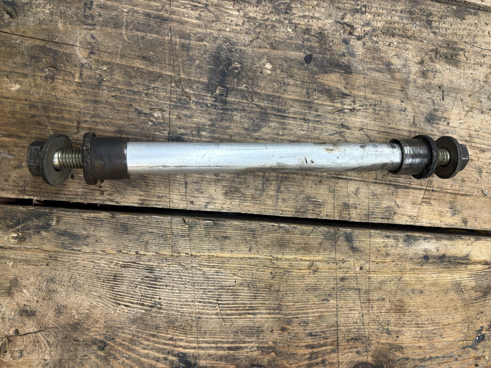Ski-doo 670 deluxe Oem Rear Suspension Shaft 503151600 RW7744