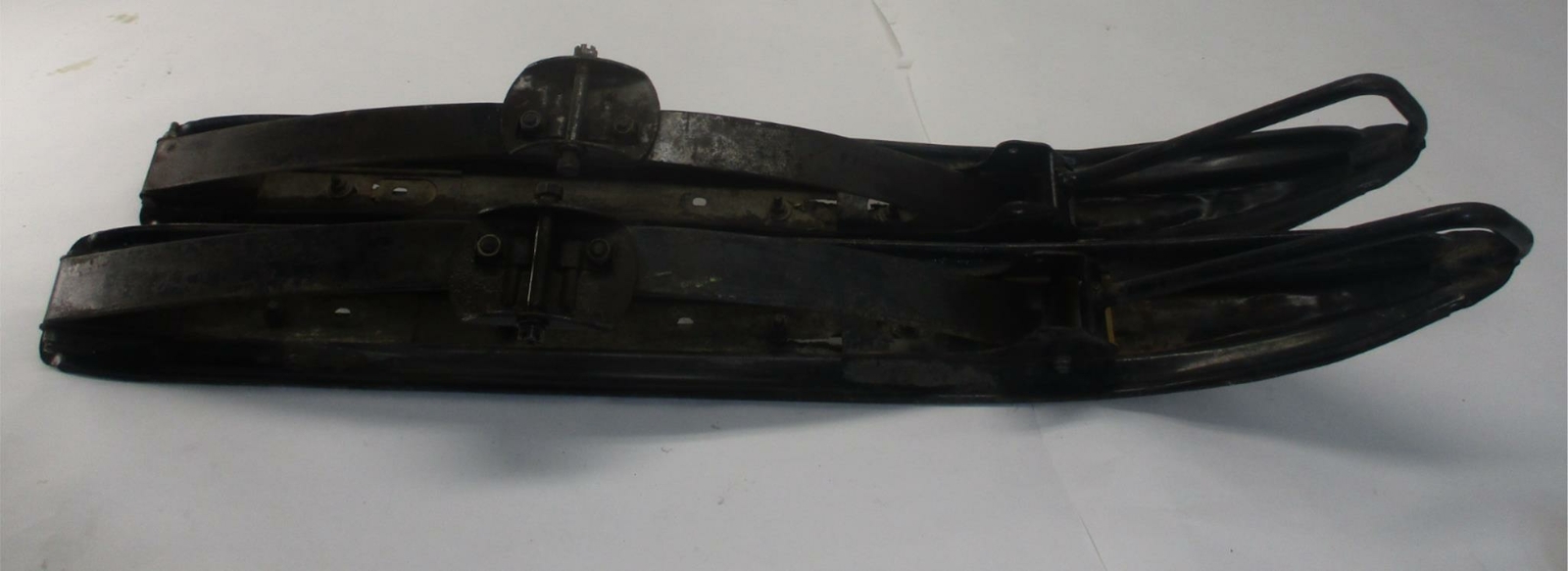 86 YAMAHA EXCEL III EC340 EC 340 SKIS SLIDE FRAME