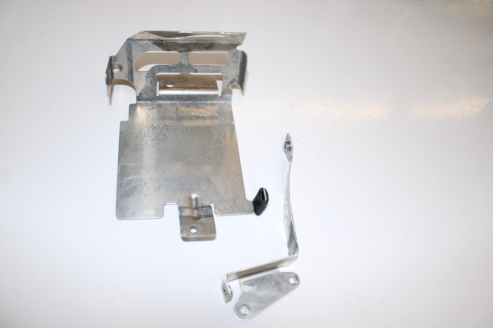 2014 Ski-doo Renegade 800 Etec 137″ Xs Battery Box Holder Tray Strap Assembly